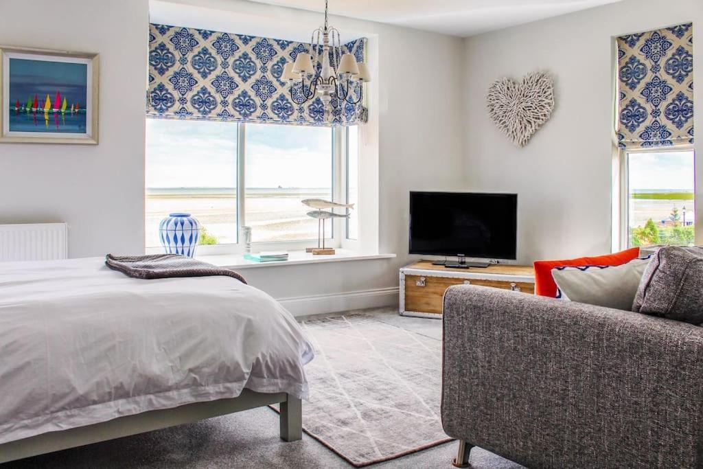 Seafront Apartment With Stunning Views كْليثوربس المظهر الخارجي الصورة
